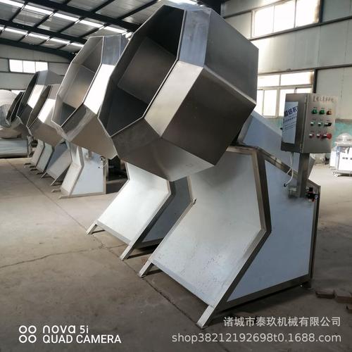 {“title”: “八角拌料机与多功能调味混合机 从薯片到凉皮的调味解决方案”, “content”: “在食品加工行业中，调味是决定产品口味与品质的关键环节。无论是酥脆的薯片、酸辣开胃的凉皮凉面，还是香浓的鸡鸭熟食和清口的凉菜，一款高效、均匀的拌料混合设备都不可或缺。八角拌料机（又称八角调味机）与多功能调味混合机，正是为推动食品调味标准化、自动化而设计的核心设备。\n\n一、八角拌料机的主体结构与工作原理\n八角拌料机因料桶呈八角形而得名，通常采用不锈钢材质制作，内壁经过抛光处理，符合食品卫生标准。设
